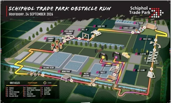 De parcourskaart van de Schiphol Trade Park Obstacle Run, met de route van 5 kilometer en de veertien hindernissen erlangs.